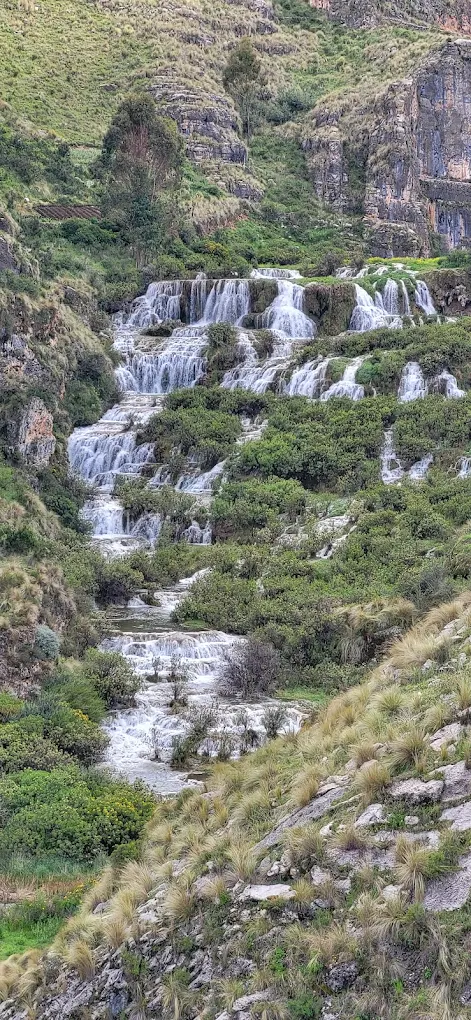 Aguas Turquesas de Millpu - Detalle 1